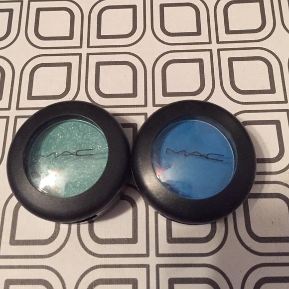 Mac Cosmetics eye shadow - Picture 2 of 4