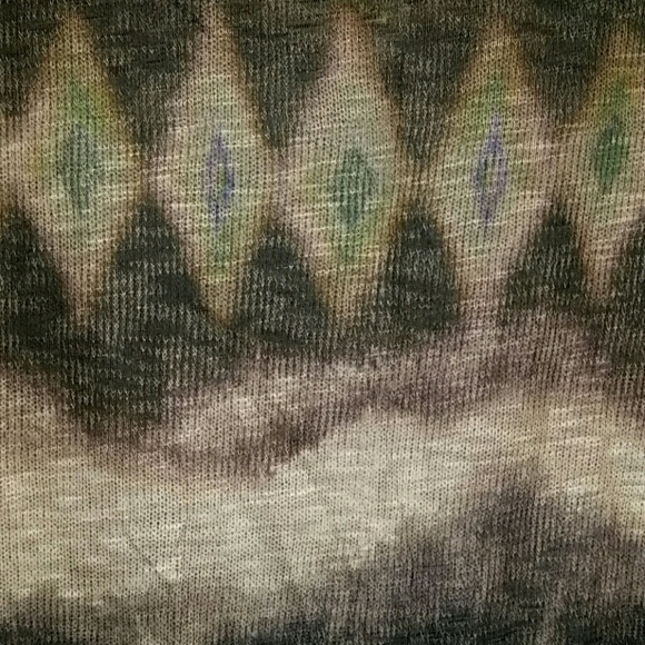 NWT Long sleeve aztec top - Picture 2 of 2