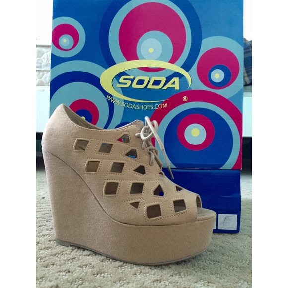 Tan wedges WORN ONCE