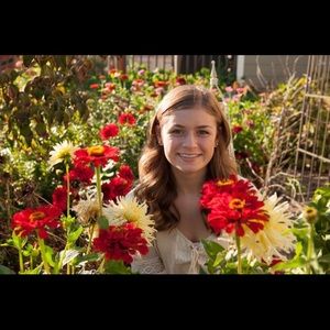 Meet your Posher, Laura