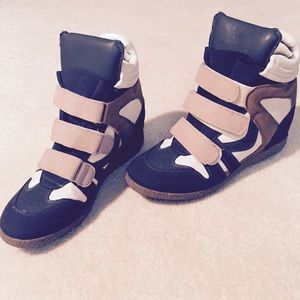 ***LIKE NEW*** Xhilaration Wedge Sneaker Sz 7 1/2