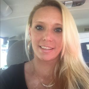 Meet your Posher, Desiree