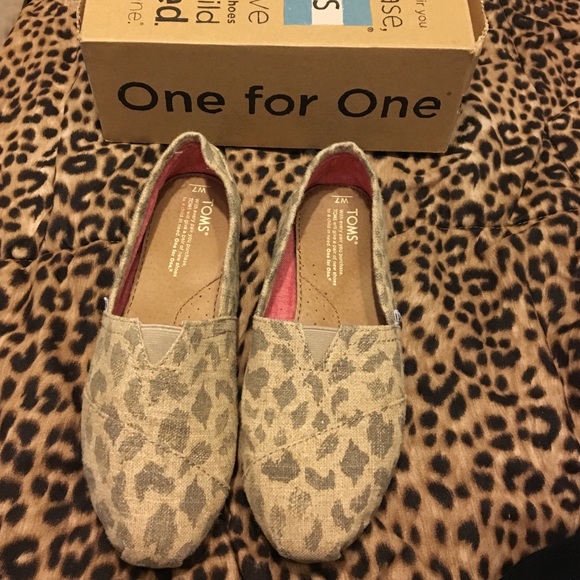 Toms