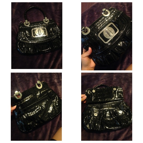 Authentic GUESS Purse 🌻 - Picture 1 of 4