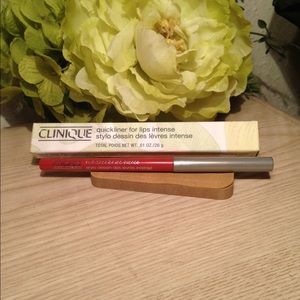 NEW!❤️CLINIQUE Lipliner in Intense Cayenne ❤️
