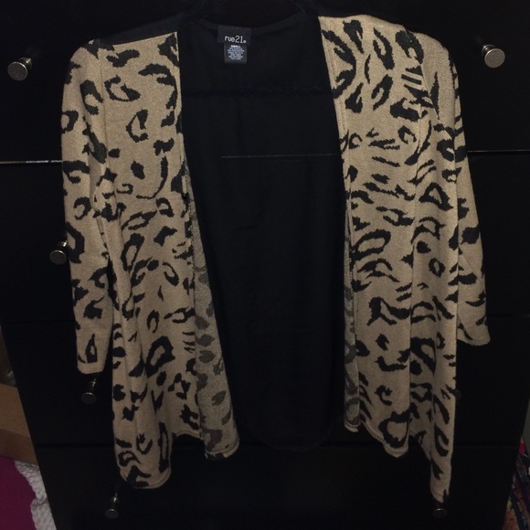 RUE 21 cardigan