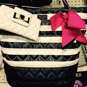 BETSY JOHNSON LARGE HANDBAG & wallet/new/awesome!!