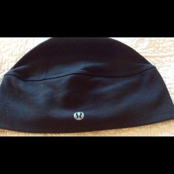 lulumon black hat