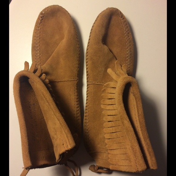 Minnetonka Fringe Booties Size 5