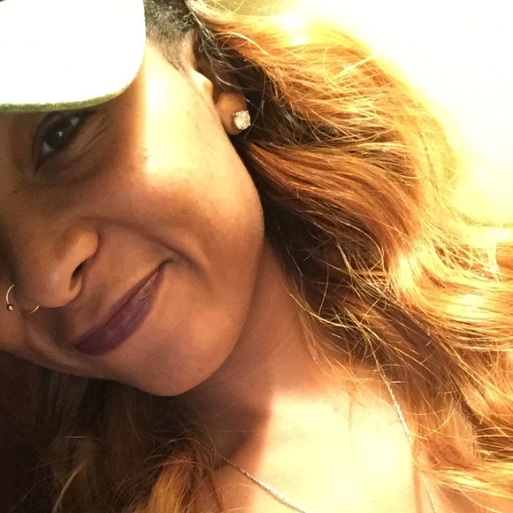 Meet your Posher, Devonia - Picture 1 of 1