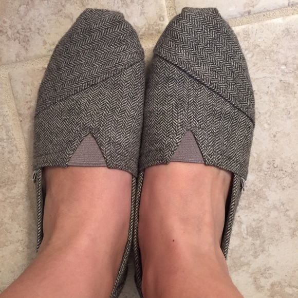**SOLD** TOMS Herringbone Flats with Bag - Picture 3 of 4