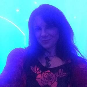 Meet your Posher, Deedee