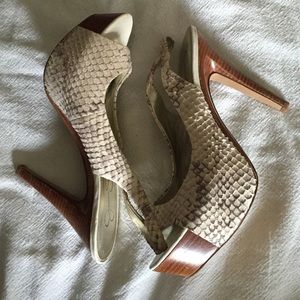 Snake skin Jessica Simpson pumps