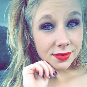 Meet your Posher, Katelyn