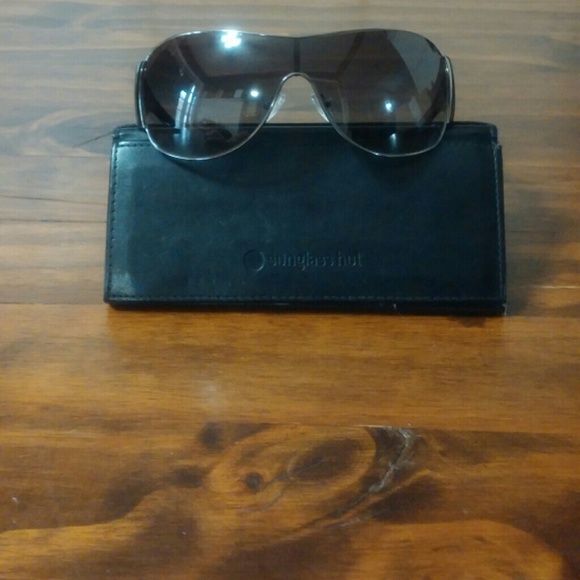 Prada sunglasses - Picture 2 of 4