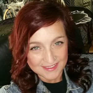 Meet your Posher, Lora