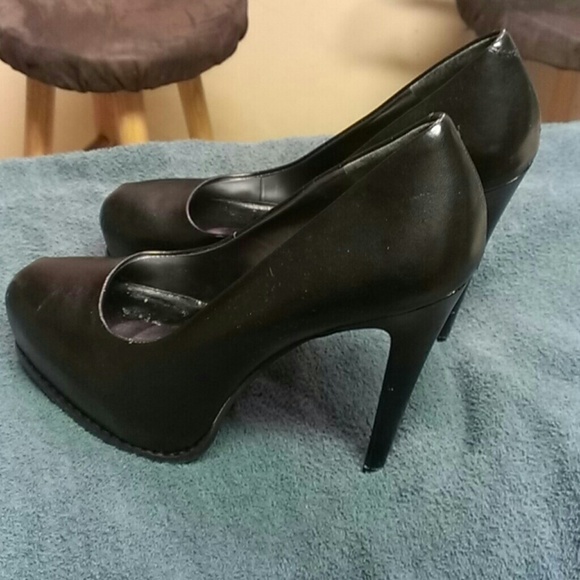 Simply Vera platform pumps