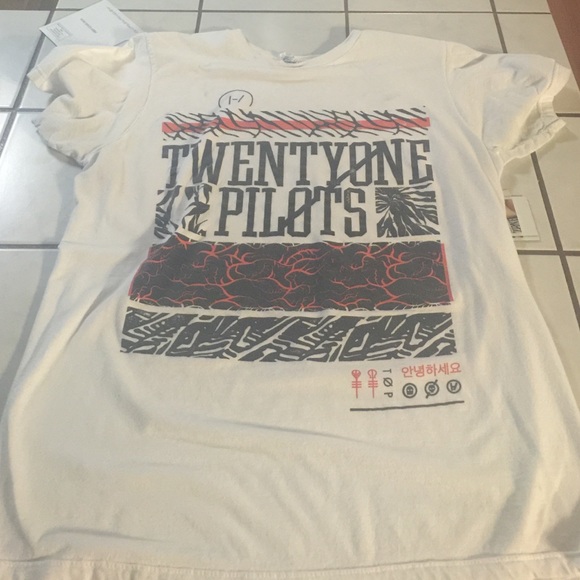 Twenty one pilots shirt