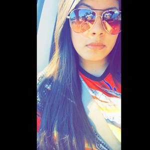 Meet your Posher, Alexia