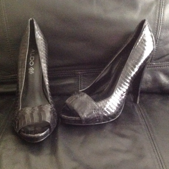 Used ALDO Heels Black Snakeskin