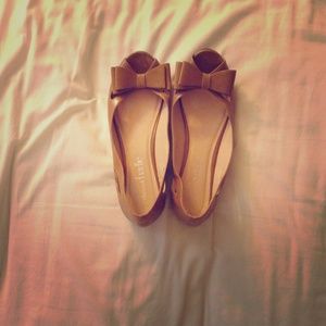 Peep toe bow flats