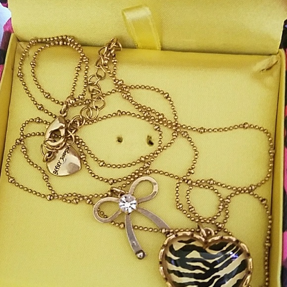 Betsy Johnson bracelet & necklace set - Picture 7 of 7