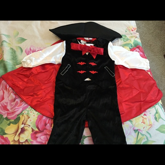 Vampire Halloween costume(12 months)