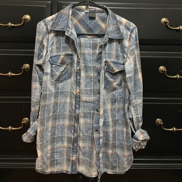 Blue plaid button up