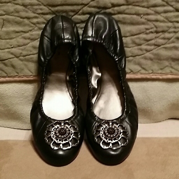 Tahari flats