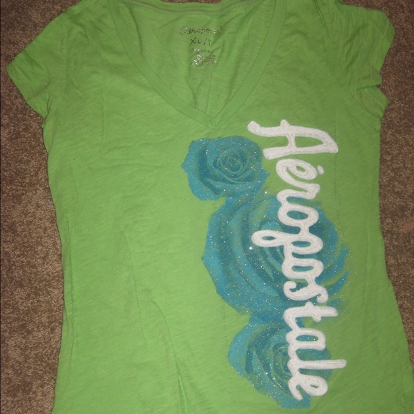 Aeropostale V-Neck, never been worn!