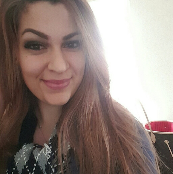 Meet your posher, samantha! - Picture 4 of 4