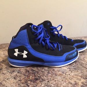 Men's Under armour shoes size 9