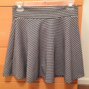 Patterned mini skirt