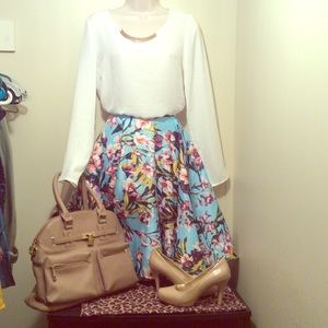 SOLDFloral midi skirt
