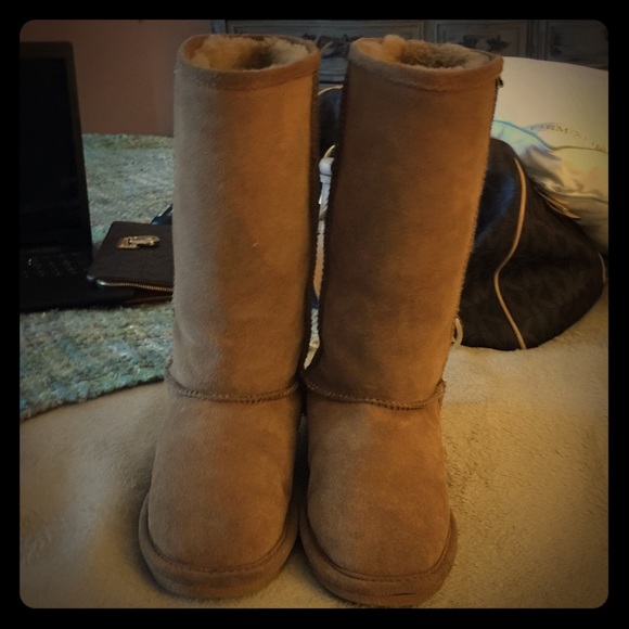 BearPaw Boots - Picture 1 of 4