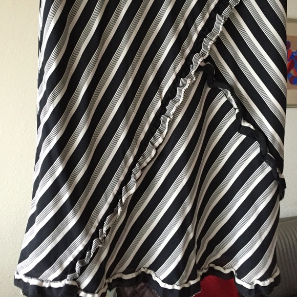 Flirty black and white pencil skirt