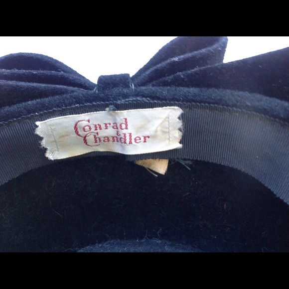 Vintage black velvet pill box hat with bow. main image 2