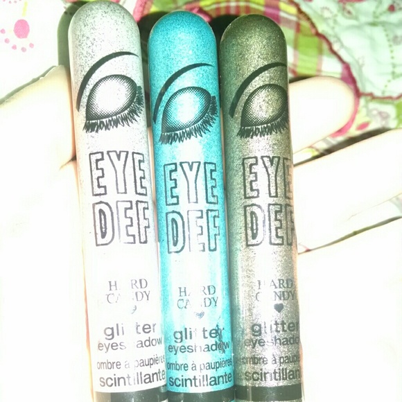 Glitter eye shadow
