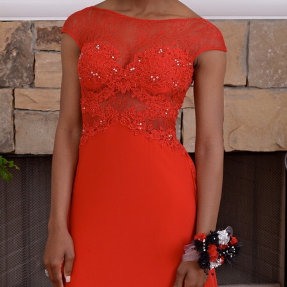 Ferrari Red Prom dress - Picture 3 of 4