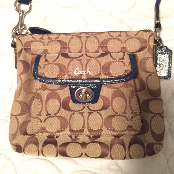 ❤️Authentic Coach Signature Crossbody❤️