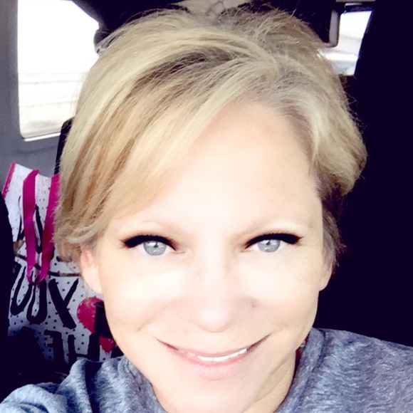 Meet your Posher, Jannel - Picture 2 of 2