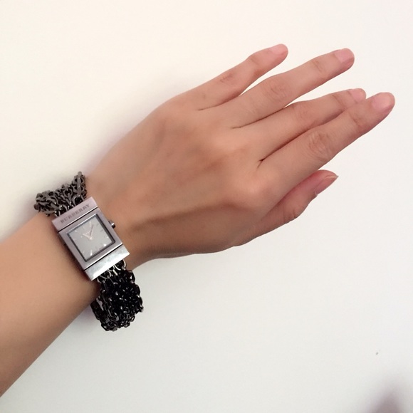Burberry bracelet watch - Picture 2 of 4