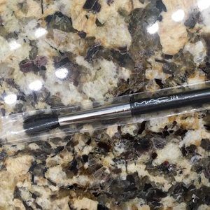 Mac eyeshadow brush