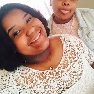 Meet your Posher, Kayla