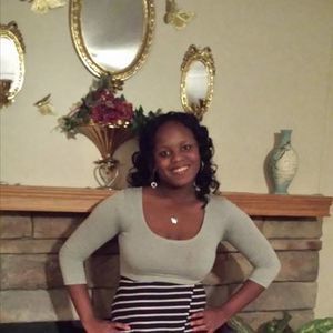 Meet your Posher, Adrienne