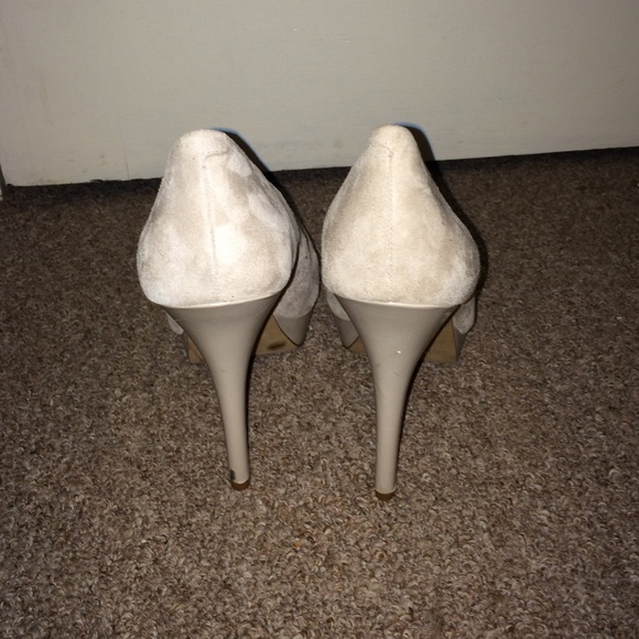 Jessica Simpson Heels - Picture 2 of 3