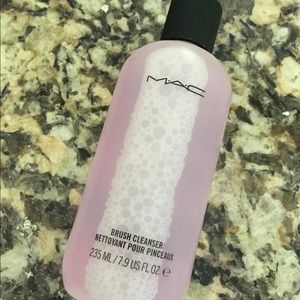 Mac Cosmetics brush cleanser