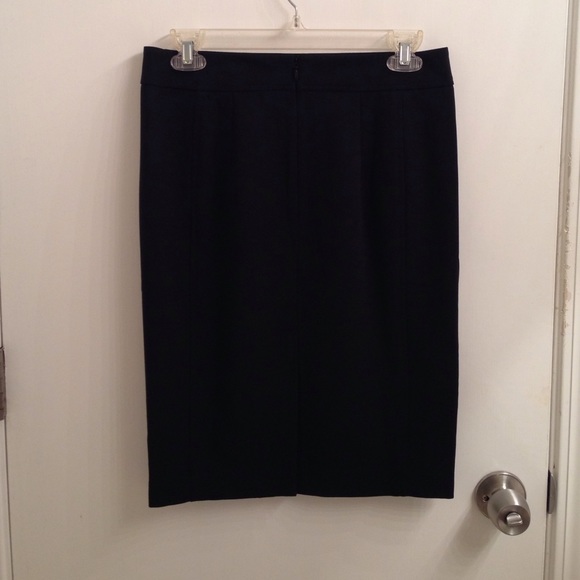 NWOT Loft Ann Taylor Black Pencil Skirt, Sz. 2 - Picture 2 of 3
