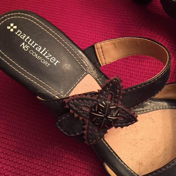 Dark Brown Naturalizer Comfort Sandal NWOT - Picture 2 of 4
