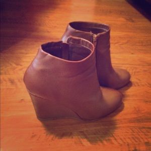 Forever 21 Wedge ankle Booties in cognac